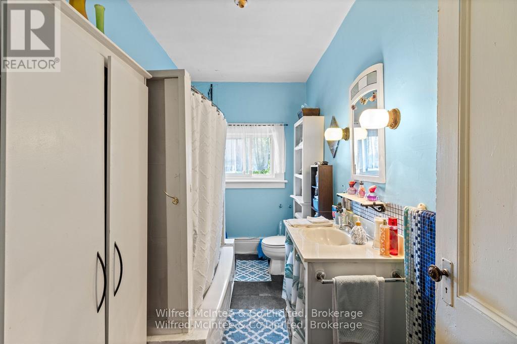 4 Elora Street N, Minto, Ontario  N0G 1Z0 - Photo 23 - X12680106