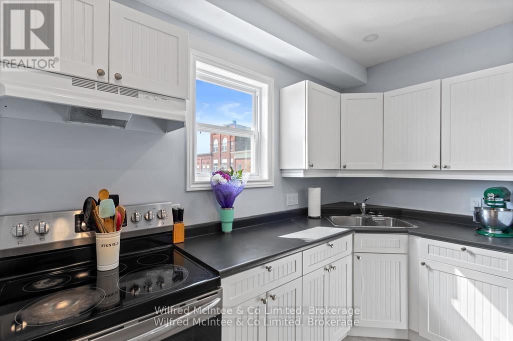 4 Elora Street N, Minto, Ontario  N0G 1Z0 - Photo 7 - X12680106