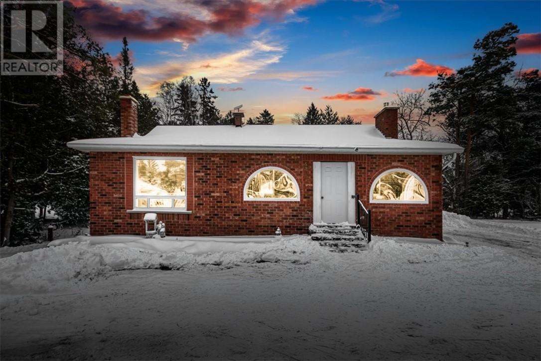 5202 551 Highway, Providence Bay, Ontario  P0P 1T0 - Photo 2 - 2126042