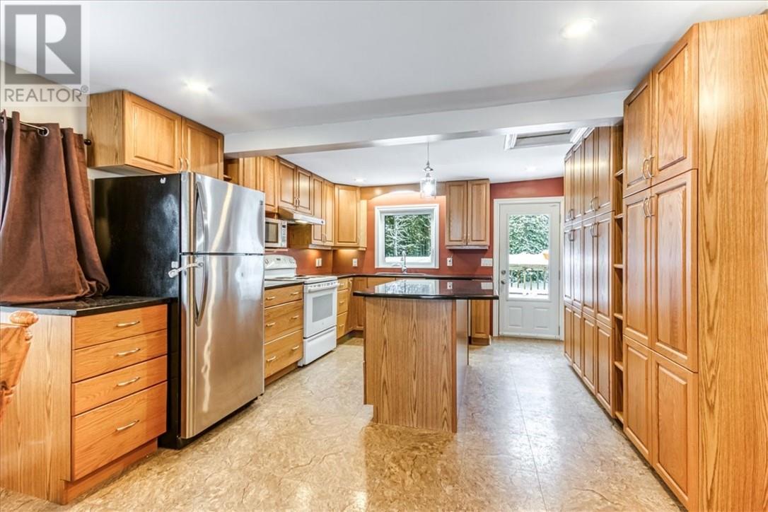 5202 551 Highway, Providence Bay, Ontario  P0P 1T0 - Photo 6 - 2126042