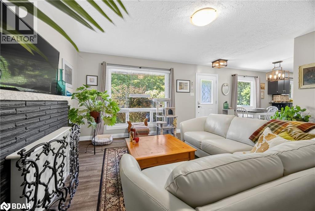 Photo 4 of 32 for 364 Beachwood Avenue