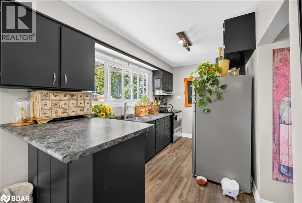 Photo 7 of 32 for 364 Beachwood Avenue