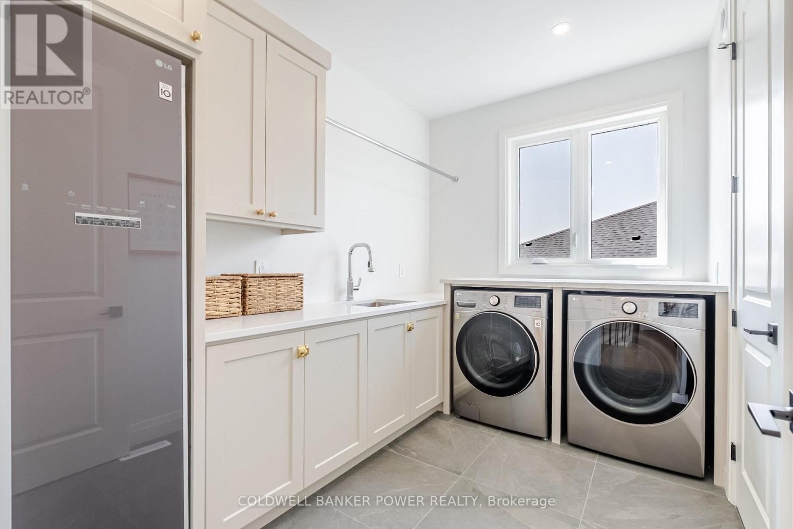 3162 Walsh Drive, London South, Ontario  N6P 0L4 - Photo 7 - X12680052