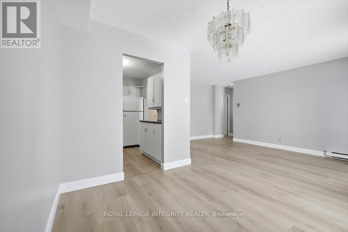 109 - 158a Mcarthur Avenue, Ottawa, Ontario  K1L 7E7 - Photo 12 - X12680008