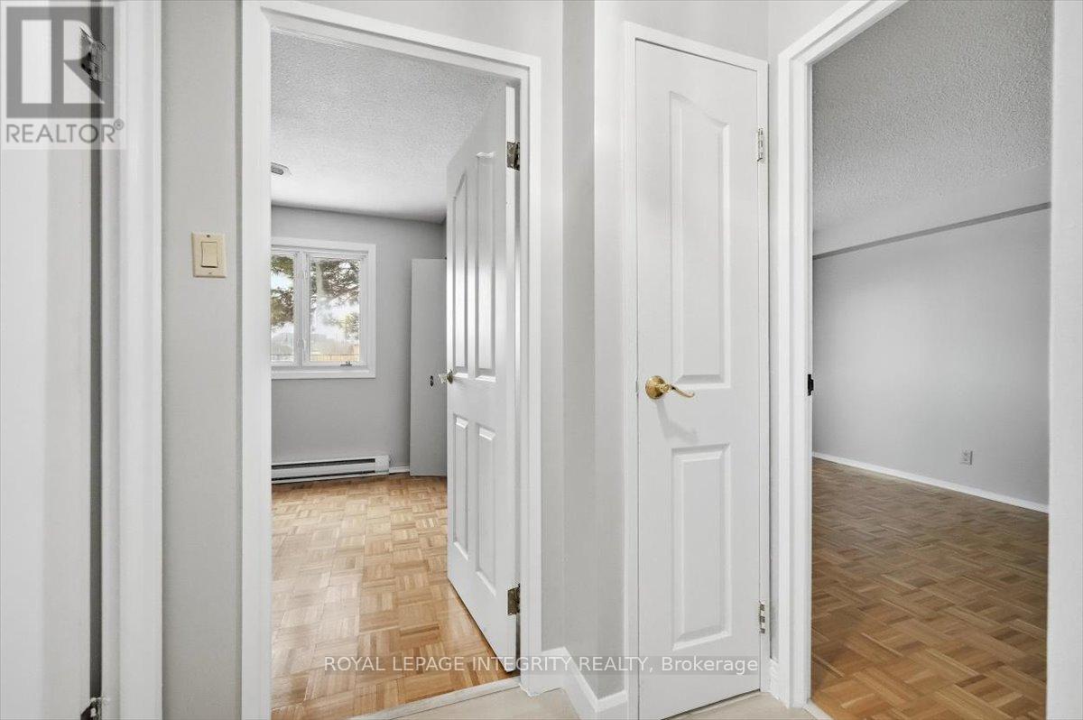 109 - 158a Mcarthur Avenue, Ottawa, Ontario  K1L 7E7 - Photo 16 - X12680008