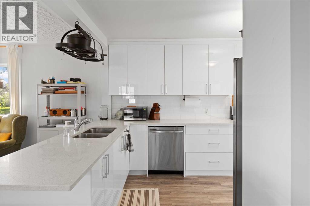 228 Lynnwood Drive Se, Calgary, Alberta  T2C 0S9 - Photo 5 - A2278138