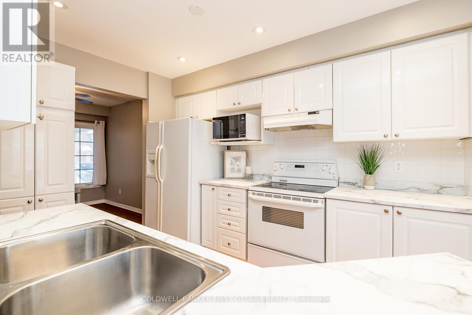 92 Deerfox Drive, Ottawa, Ontario  K2J 4W9 - Photo 19 - X12530228