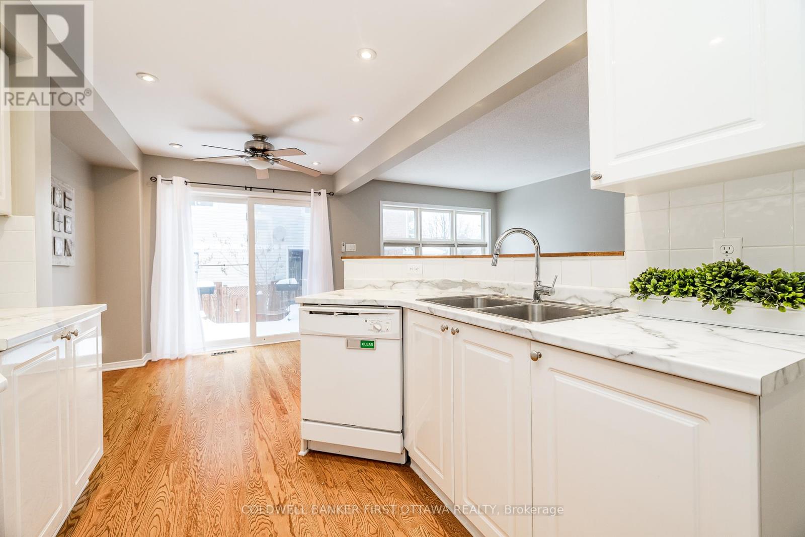 92 Deerfox Drive, Ottawa, Ontario  K2J 4W9 - Photo 15 - X12530228