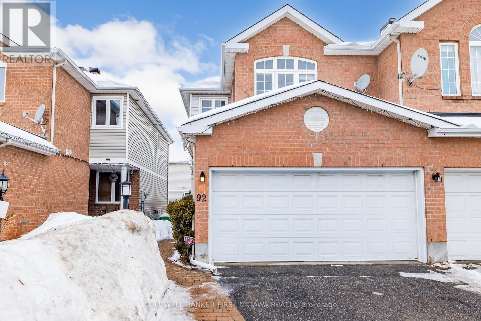 92 DEERFOX DRIVE, Ottawa, Ontario