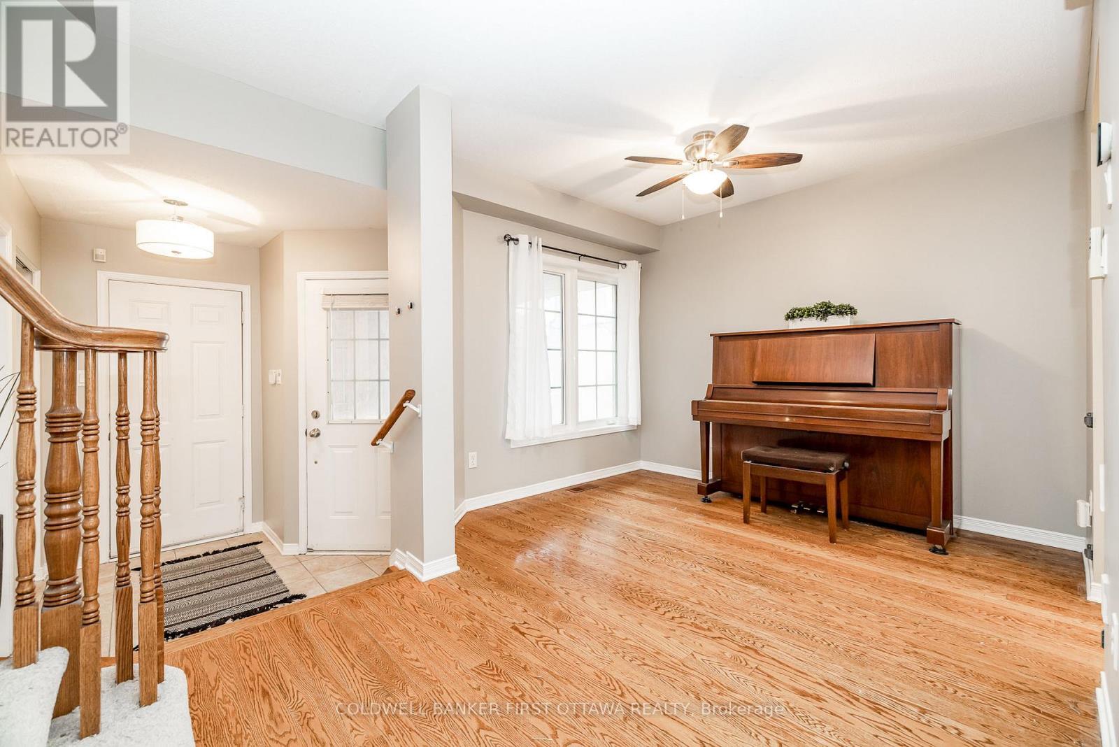 92 Deerfox Drive, Ottawa, Ontario  K2J 4W9 - Photo 7 - X12530228