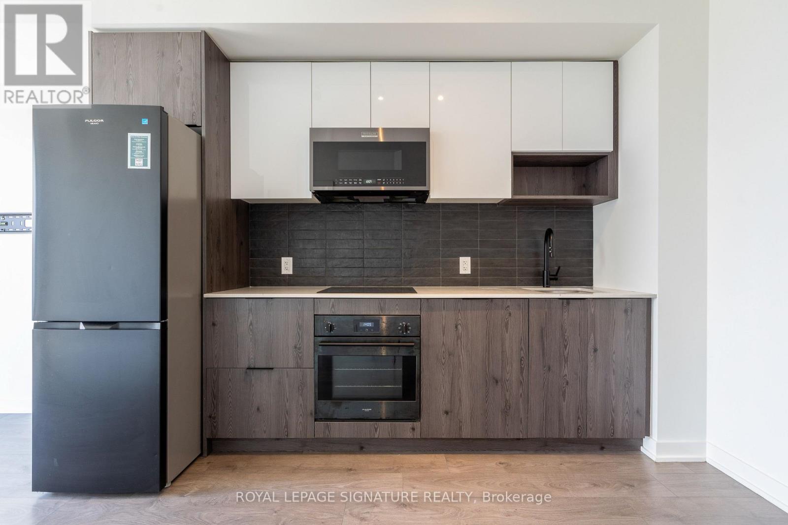 1804 - 5 Defries Street, Toronto, Ontario M5A 0W7 - Photo 4 - C12680014