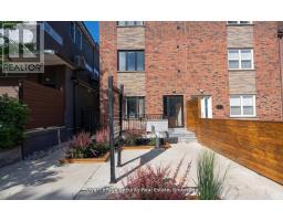 4 - 62 LIPPINCOTT STREET, Toronto, Ontario