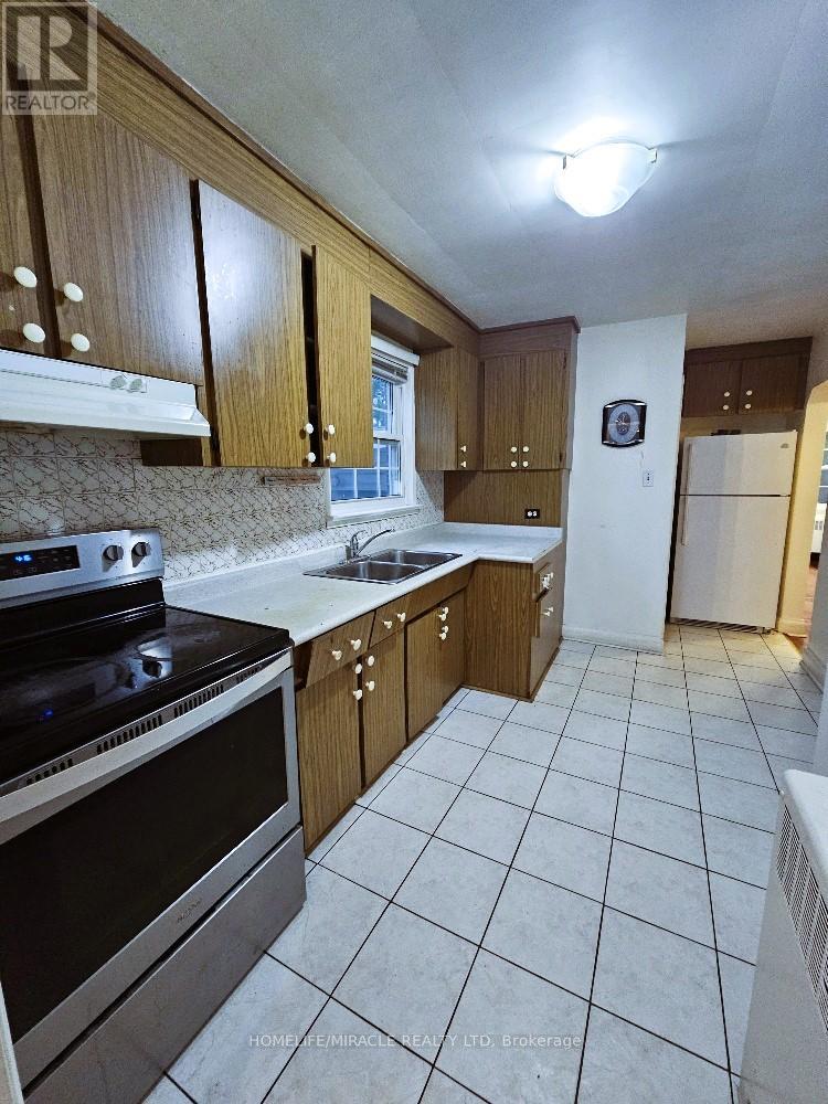 Main - 978 Pharmacy Avenue, Toronto, Ontario  M1R 2G6 - Photo 13 - E12680048