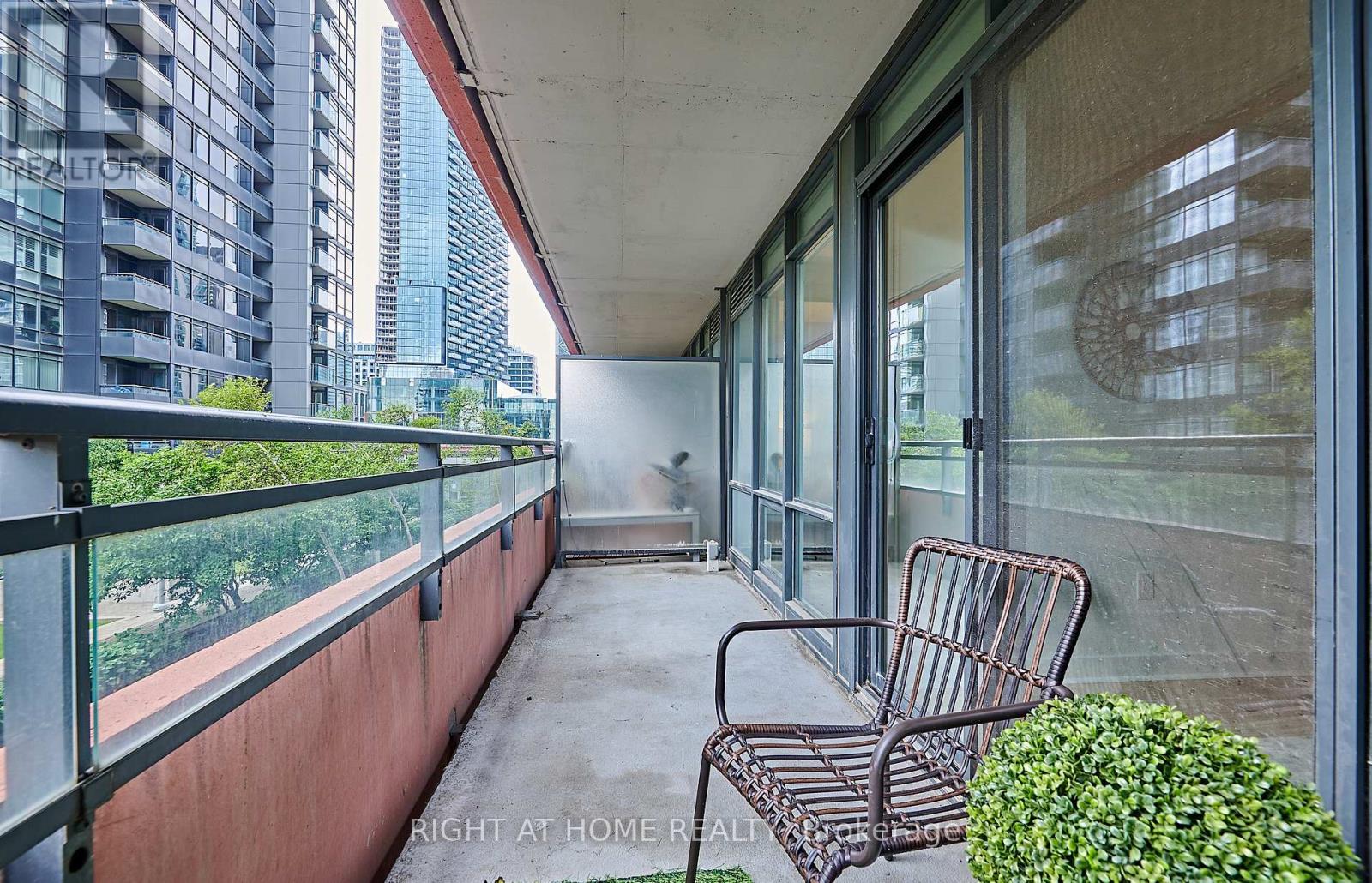 323 - 4k Spadina Avenue, Toronto, Ontario  M5V 3Y9 - Photo 9 - C12675668