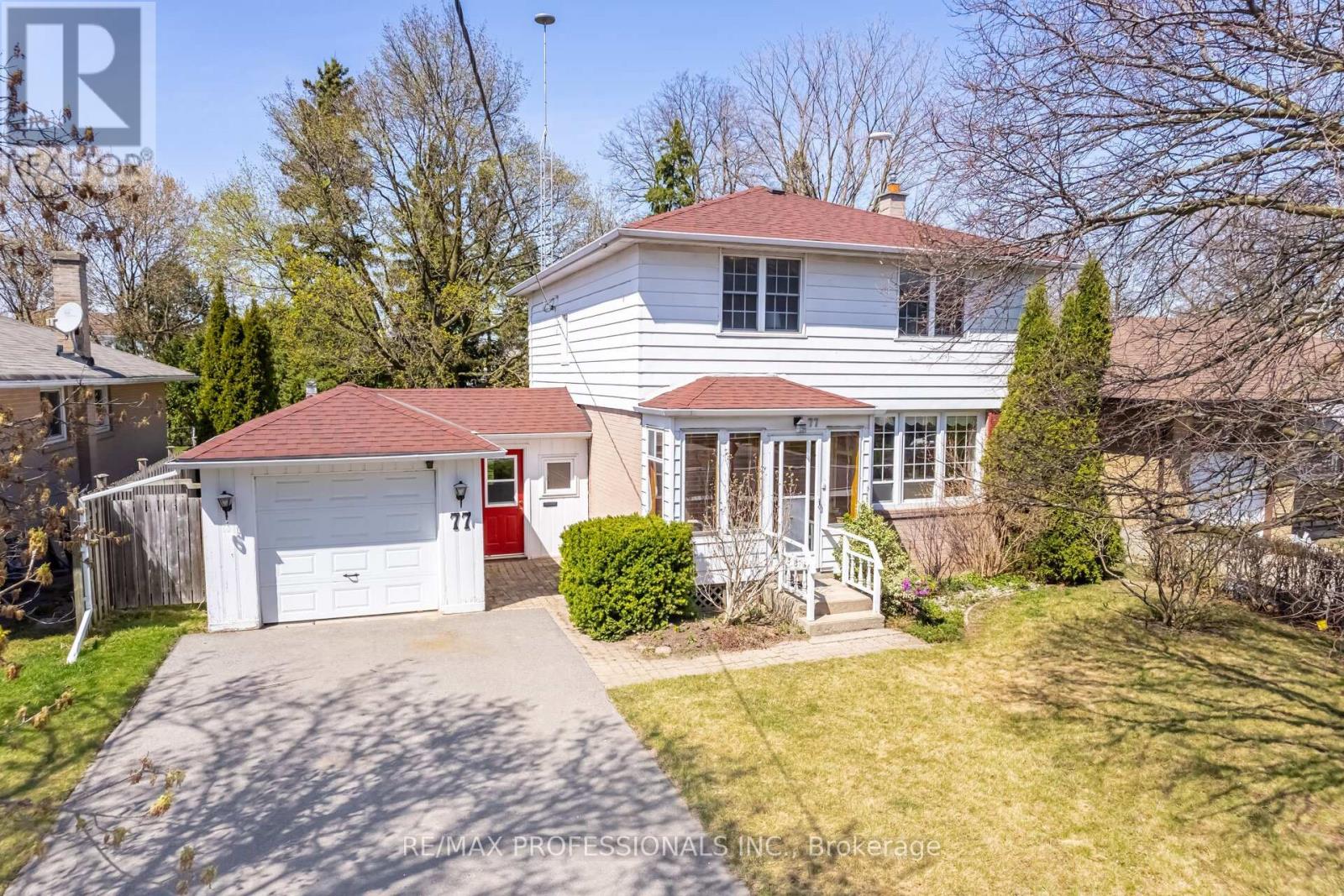 77 Bedford Park Avenue, Richmond Hill (Crosby), Ontario  L4C 2N9 - Photo 2 - N12680072
