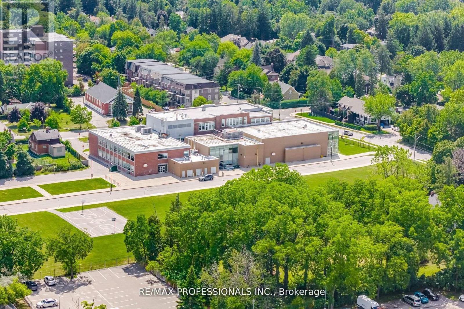 77 Bedford Park Avenue, Richmond Hill, Ontario  L4C 2N9 - Photo 49 - N12680072