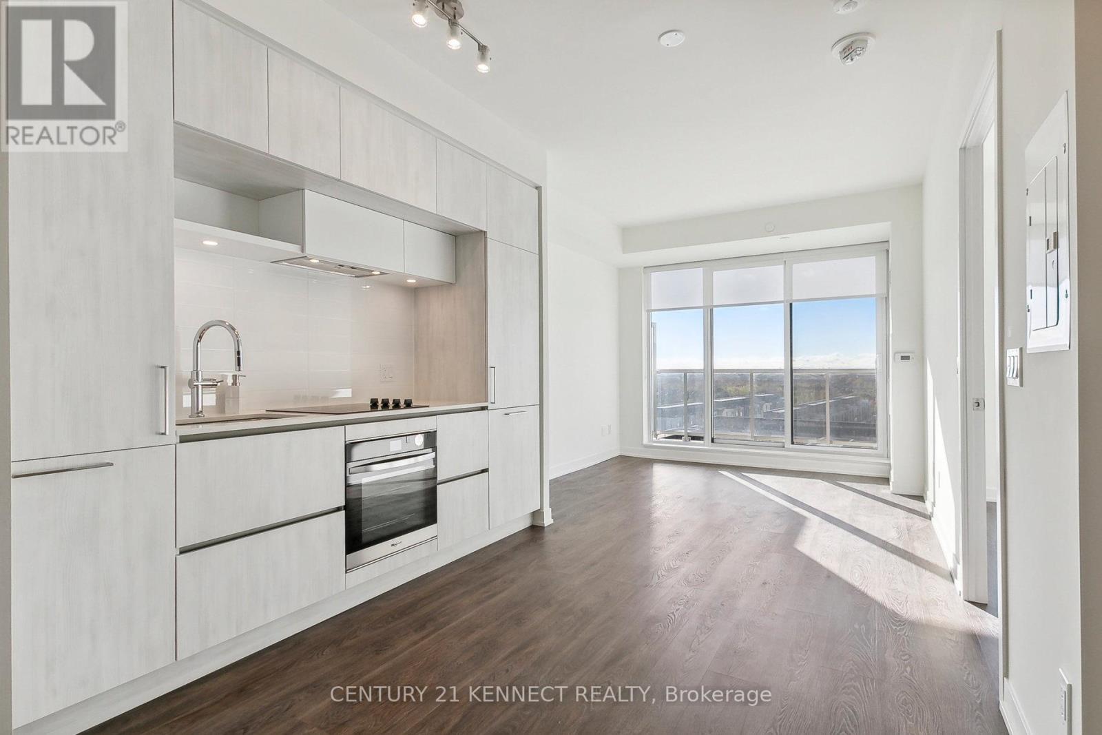 931 - 2 David Eyer Road, Richmond Hill, Ontario  L4S 0N5 - Photo 4 - N12680104