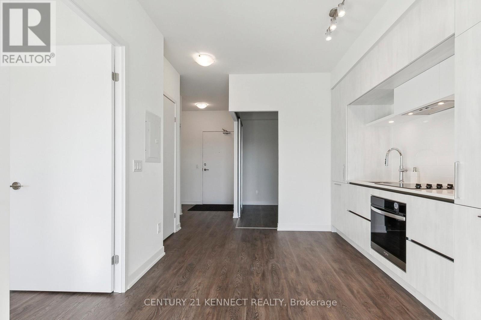 931 - 2 David Eyer Road, Richmond Hill, Ontario  L4S 0N5 - Photo 7 - N12680104