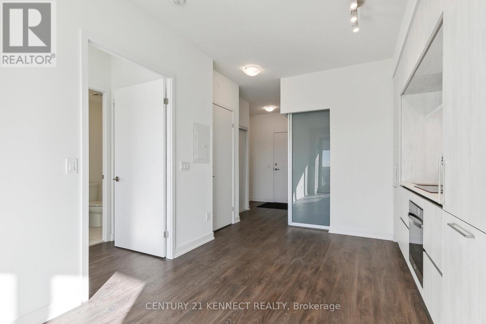 931 - 2 David Eyer Road, Richmond Hill, Ontario  L4S 0N5 - Photo 8 - N12680104