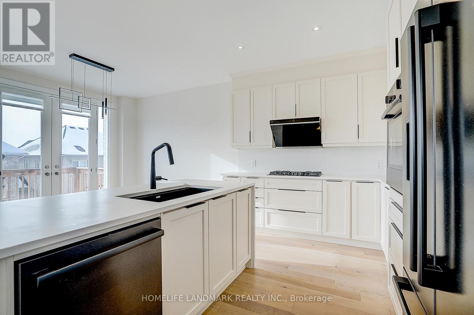 106 Angus Morton Crescent, East Gwillimbury, Ontario  L9N 1S4 - Photo 21 - N12680116