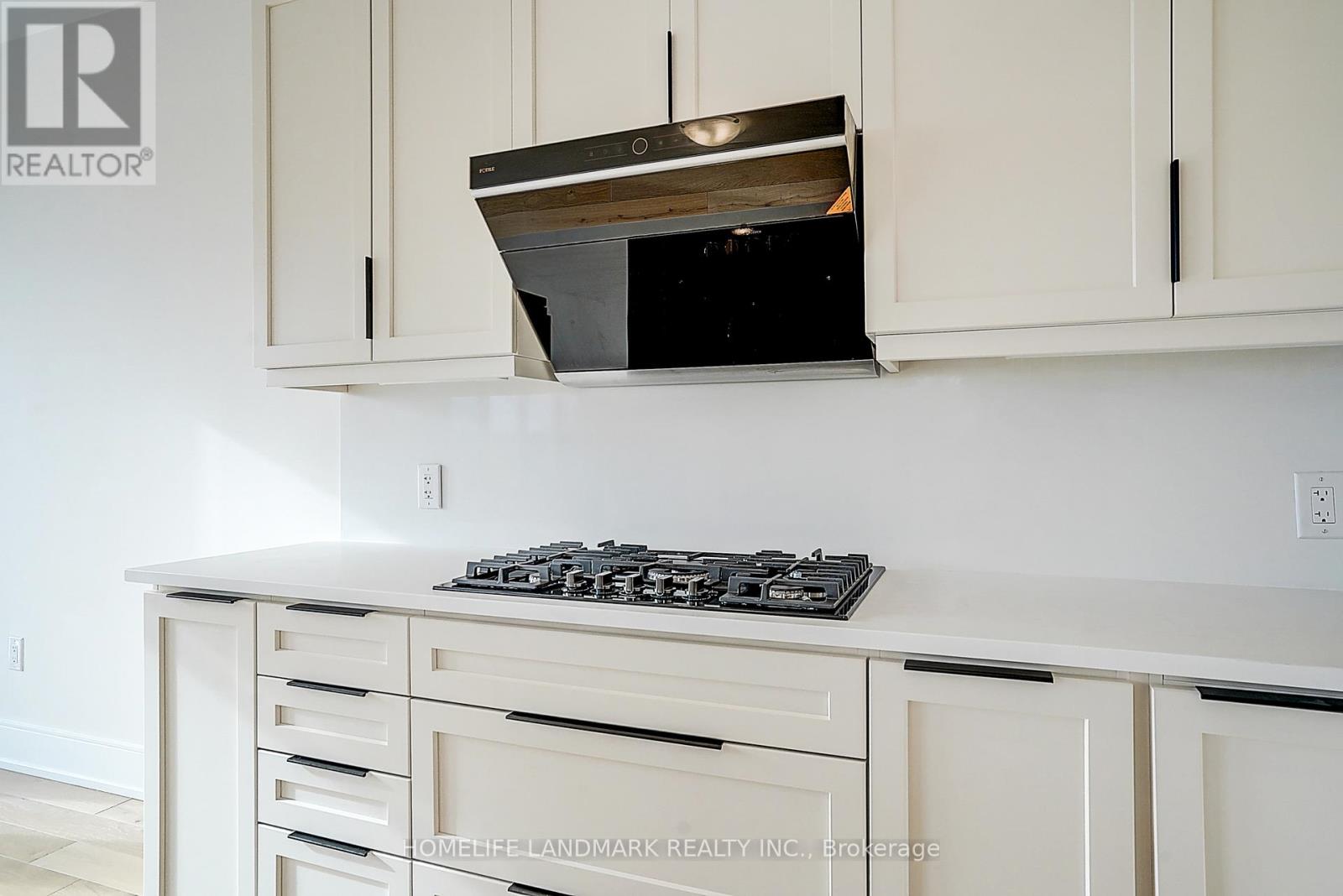 106 Angus Morton Crescent, East Gwillimbury, Ontario  L9N 1S4 - Photo 22 - N12680116