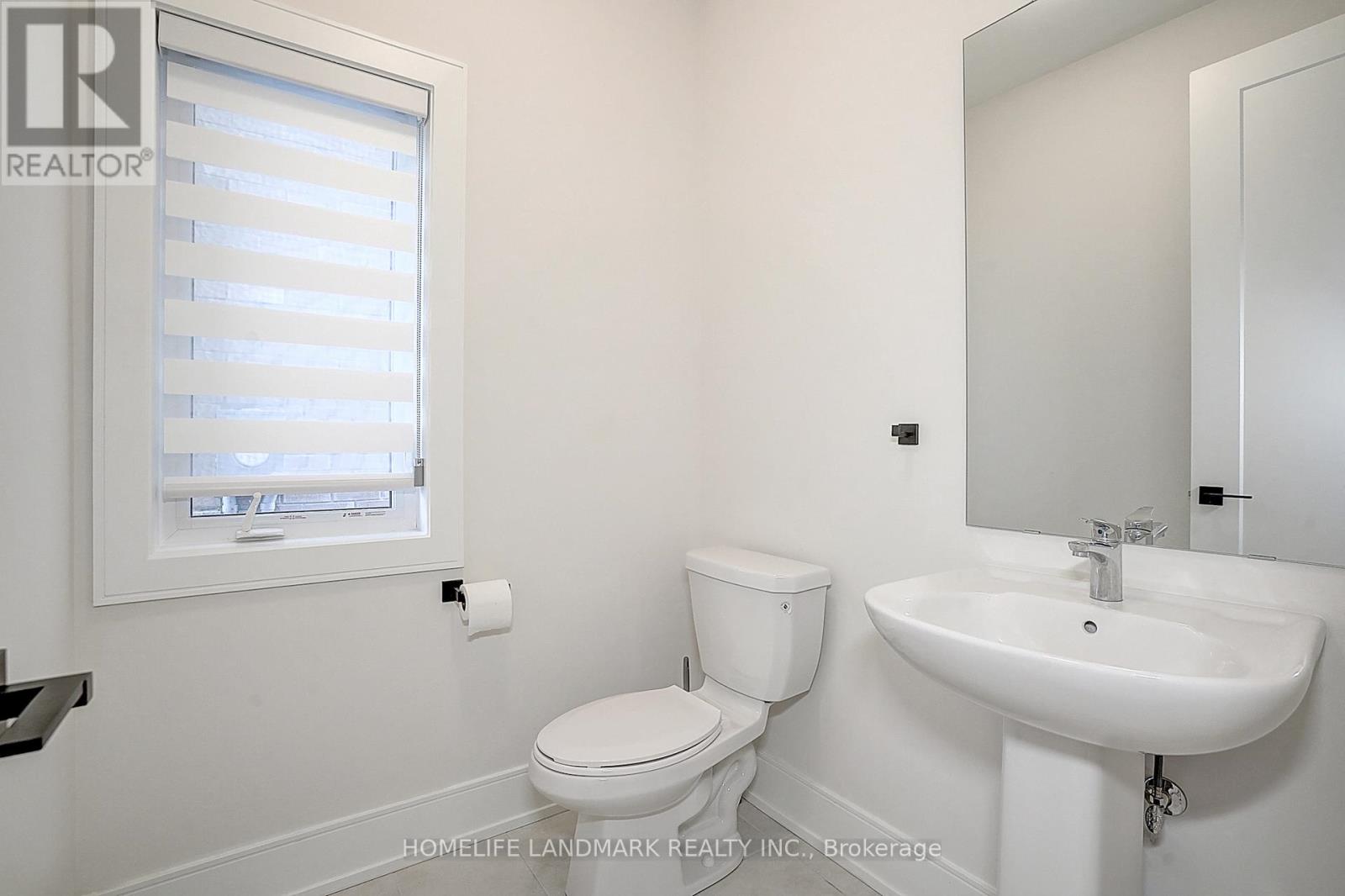 106 Angus Morton Crescent, East Gwillimbury, Ontario  L9N 1S4 - Photo 4 - N12680116