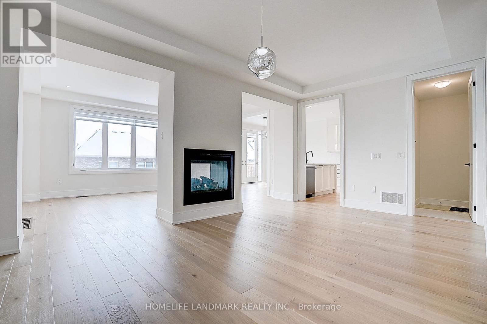 106 Angus Morton Crescent, East Gwillimbury, Ontario  L9N 1S4 - Photo 7 - N12680116