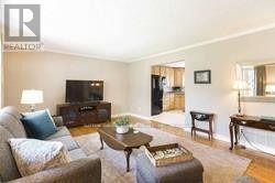 10 Cutting Crescent, King, Ontario  L7B 0E6 - Photo 5 - N12680120