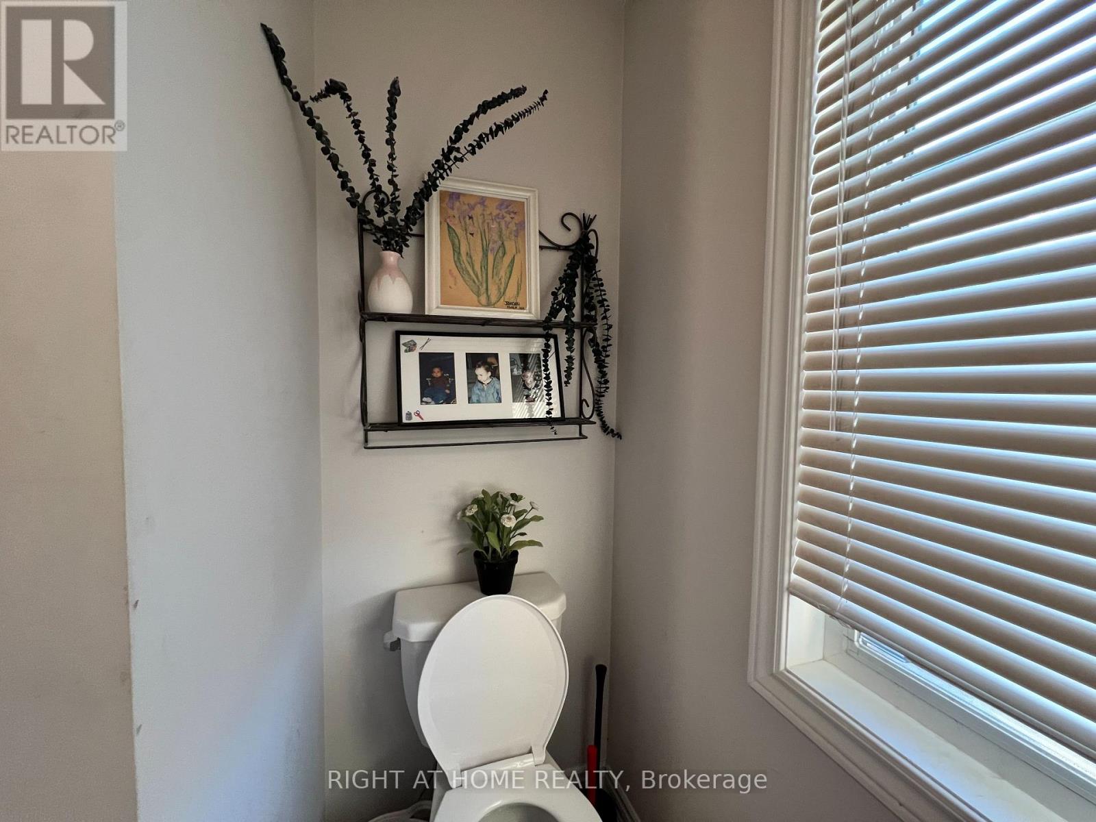 529 Honeylocust Avenue, Ottawa, Ontario  K2V 0K9 - Photo 19 - X12481371