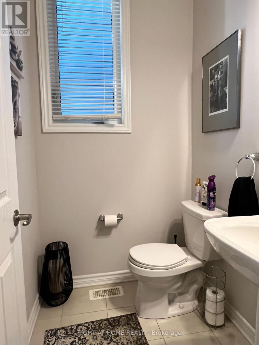 529 Honeylocust Avenue, Ottawa, Ontario  K2V 0K9 - Photo 9 - X12481371