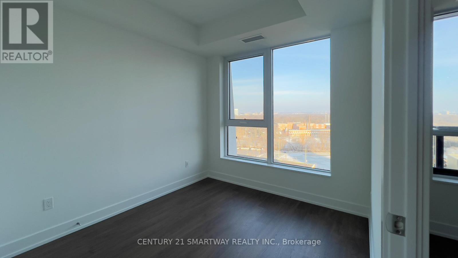 1215 - 60 Central Park Roadway, Toronto, Ontario  M9A 0E6 - Photo 9 - W12680000