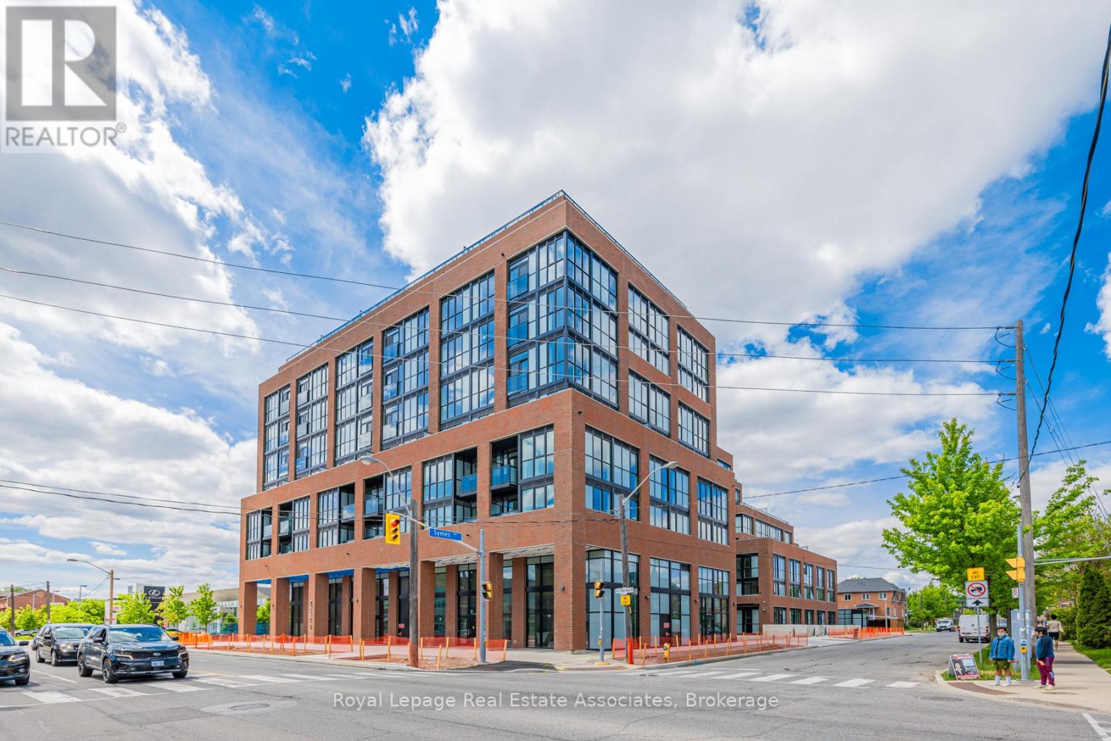 514 - 2300 St. Clair Avenue W, Toronto, Ontario  M6N 1K8 - Photo 1 - W12680006