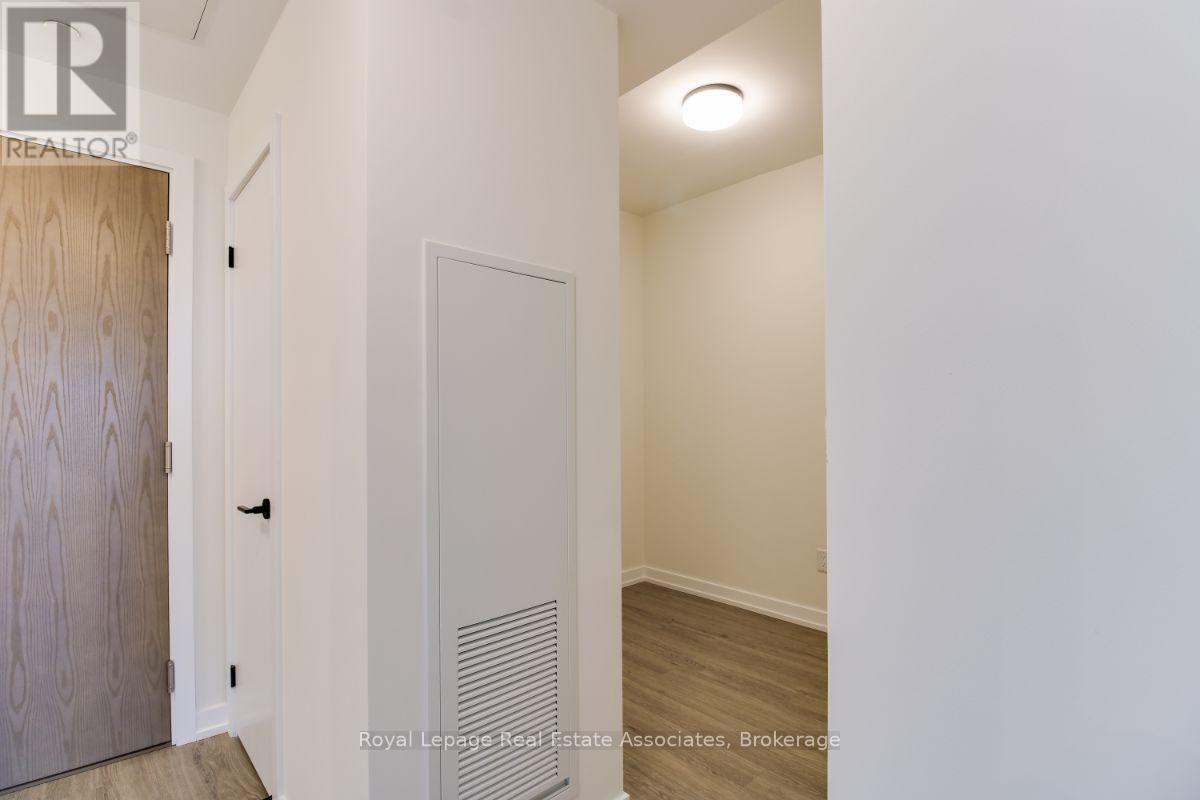 514 - 2300 St. Clair Avenue W, Toronto, Ontario  M6N 1K8 - Photo 10 - W12680006