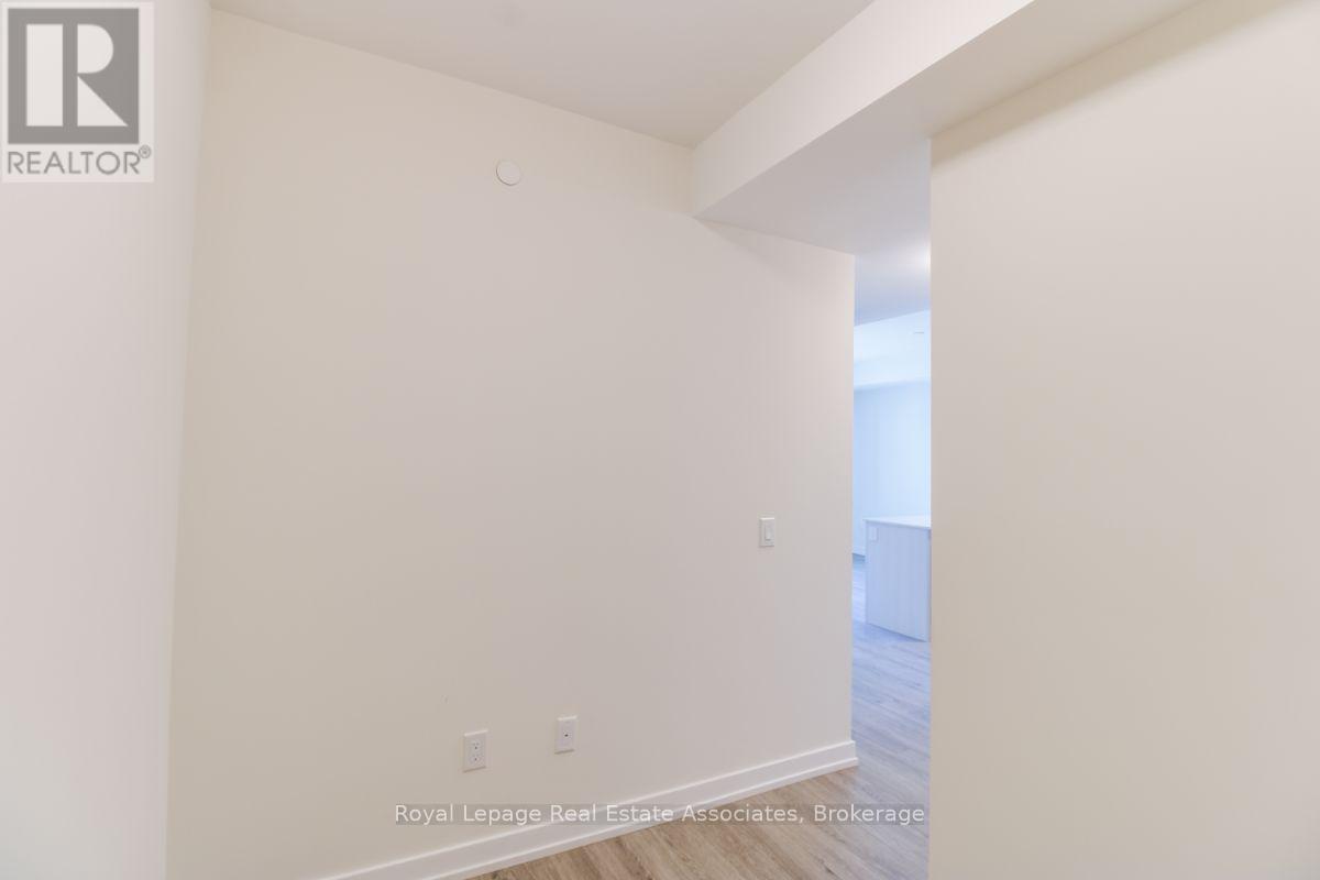 514 - 2300 St. Clair Avenue W, Toronto, Ontario  M6N 1K8 - Photo 11 - W12680006