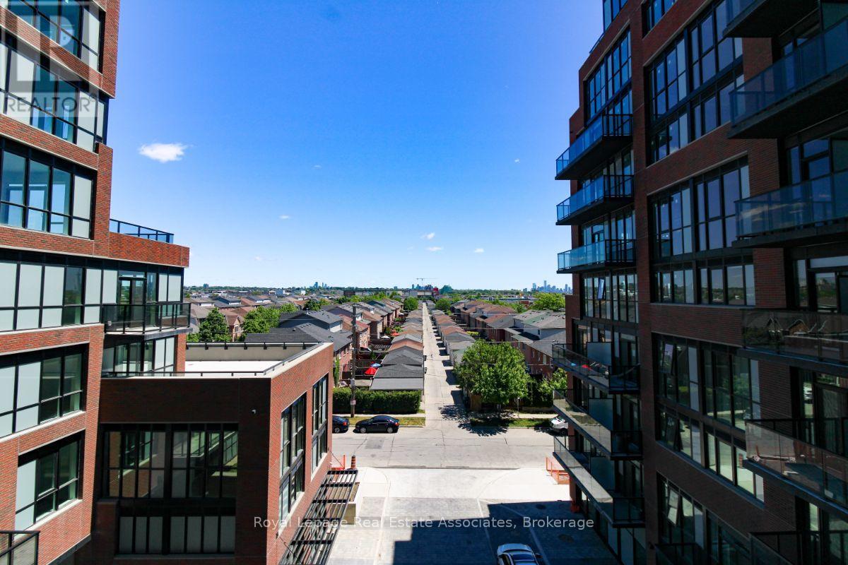 514 - 2300 St. Clair Avenue W, Toronto, Ontario  M6N 1K8 - Photo 24 - W12680006