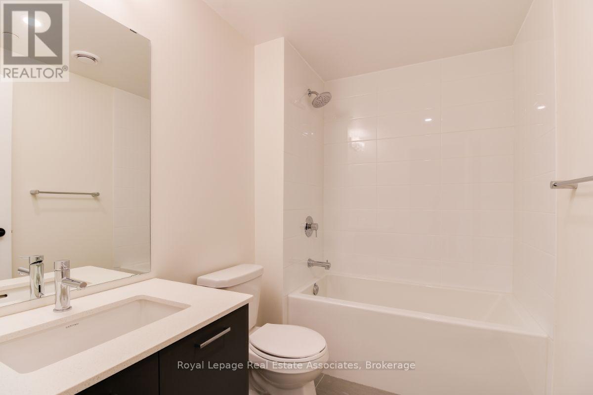 514 - 2300 St. Clair Avenue W, Toronto, Ontario  M6N 1K8 - Photo 7 - W12680006