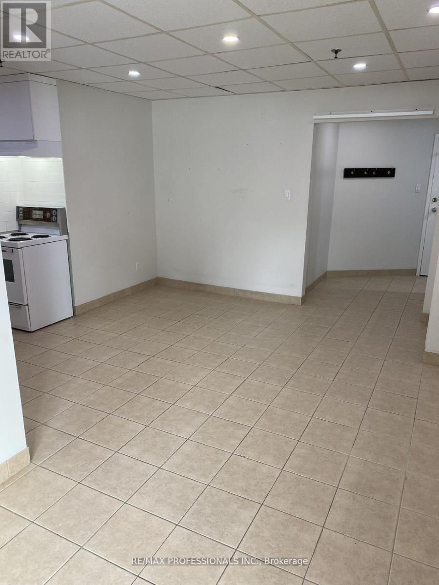 108 - 1515 Lakeshore Road E, Mississauga, Ontario  L5E 3E2 - Photo 5 - W12680086