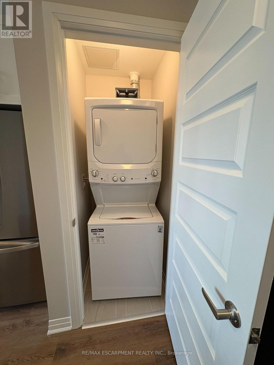 416 - 490 Gordon Krantz Avenue, Milton, Ontario  L9E 1Z5 - Photo 9 - W12680088