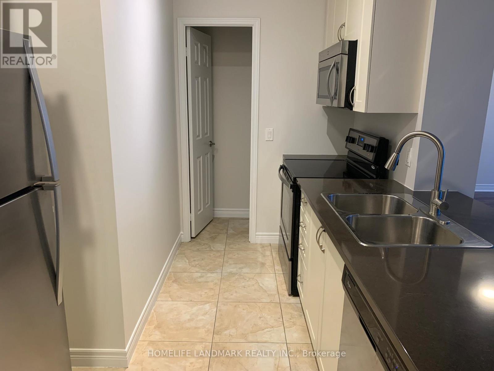 2201 - 339 Rathburn Road W, Mississauga, Ontario  L5B 0K6 - Photo 4 - W12680112