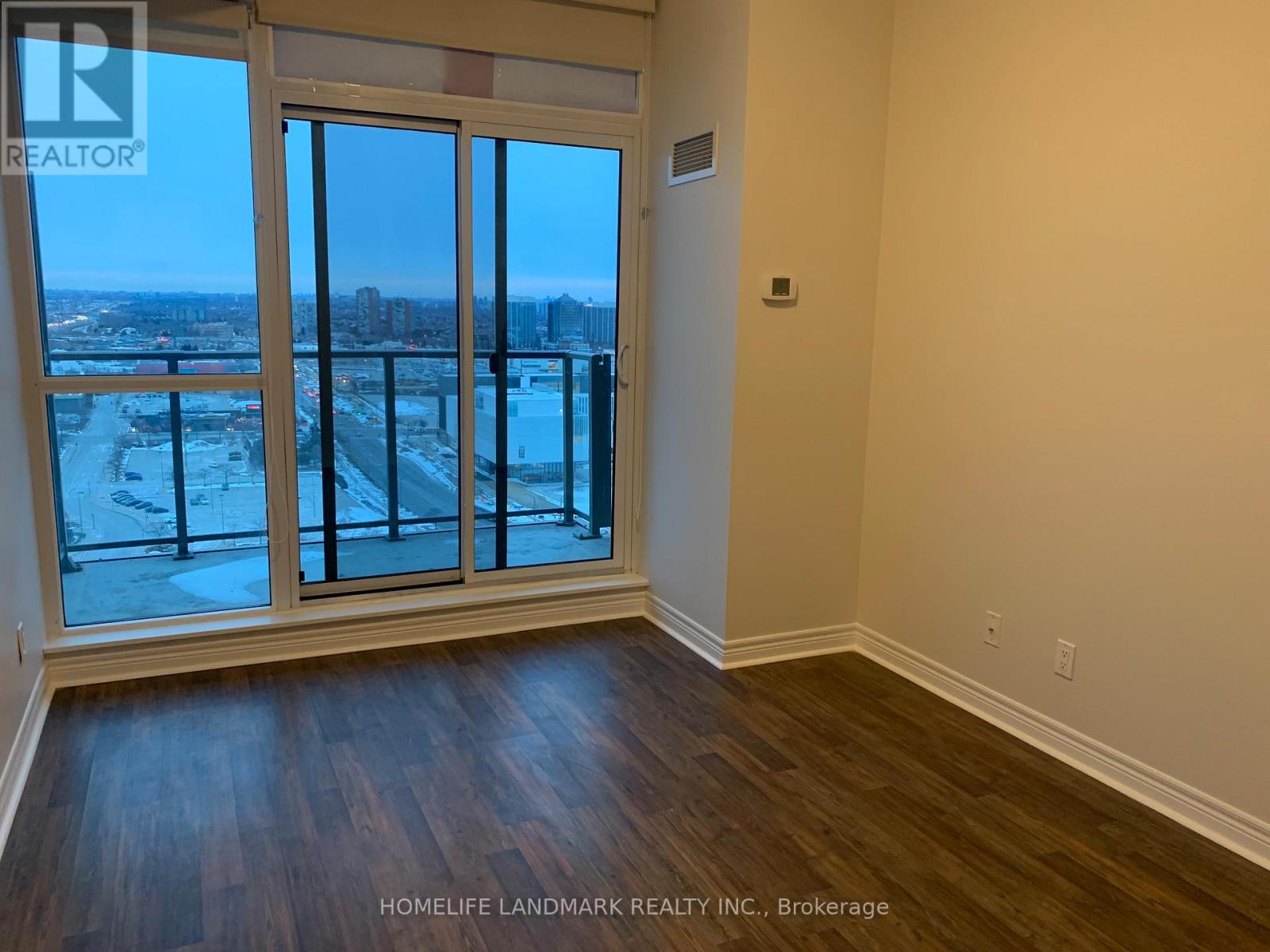 2201 - 339 Rathburn Road W, Mississauga, Ontario  L5B 0K6 - Photo 5 - W12680112