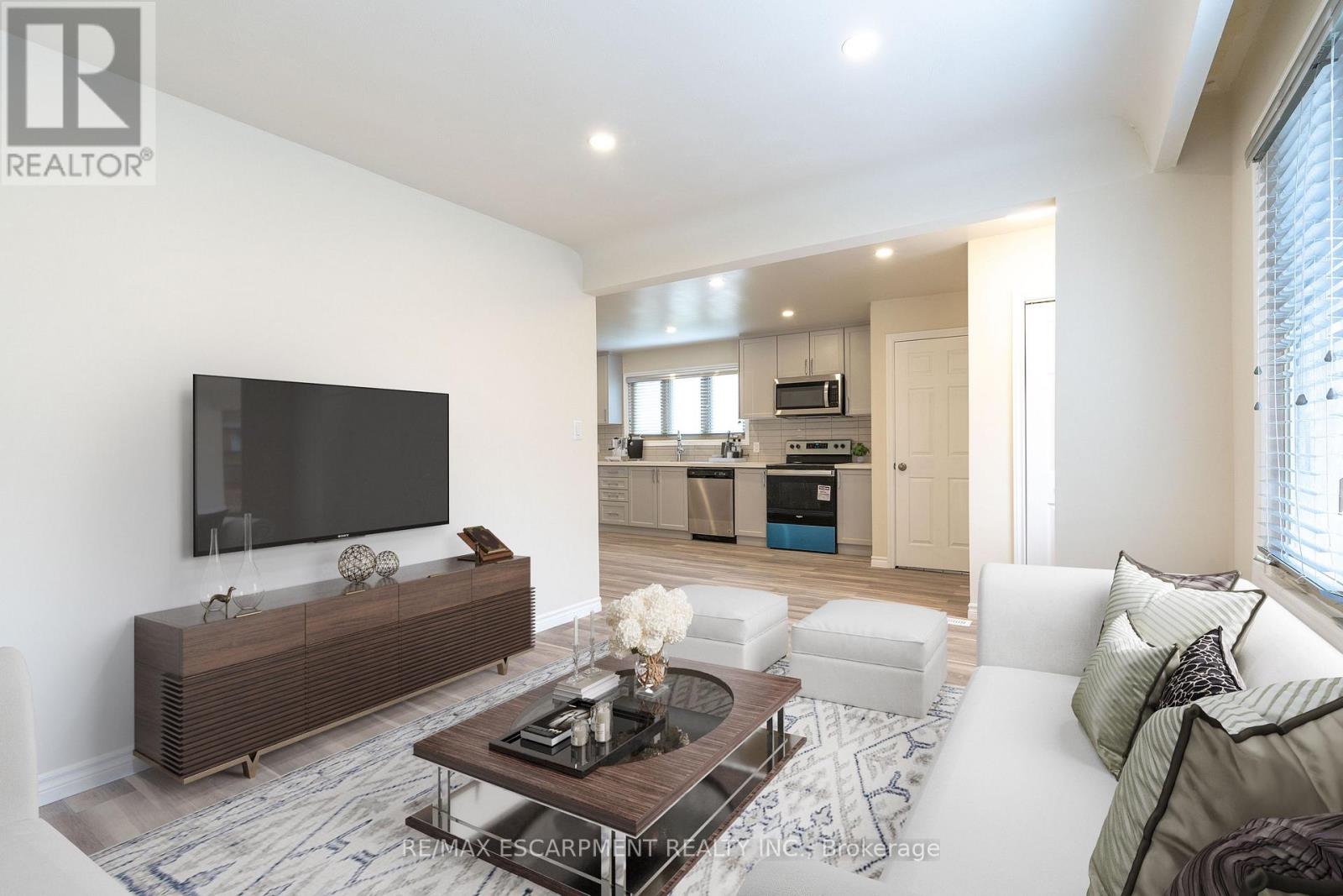 1 - 73 Ofield Road, Hamilton, Ontario  L8S 2M6 - Photo 1 - X12680044