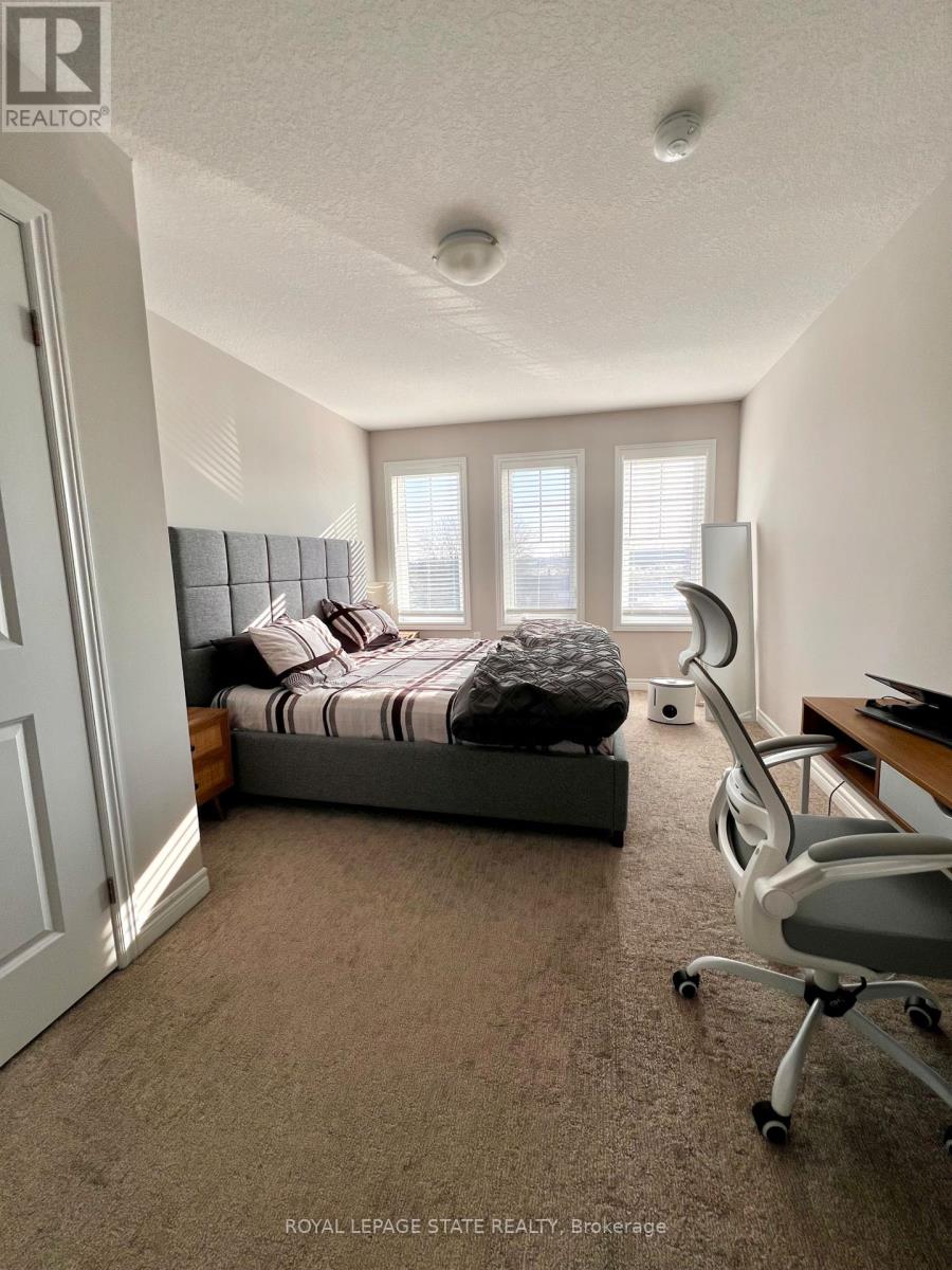 11 Pim Lane, Hamilton, Ontario  L9K 0K1 - Photo 11 - X12680068