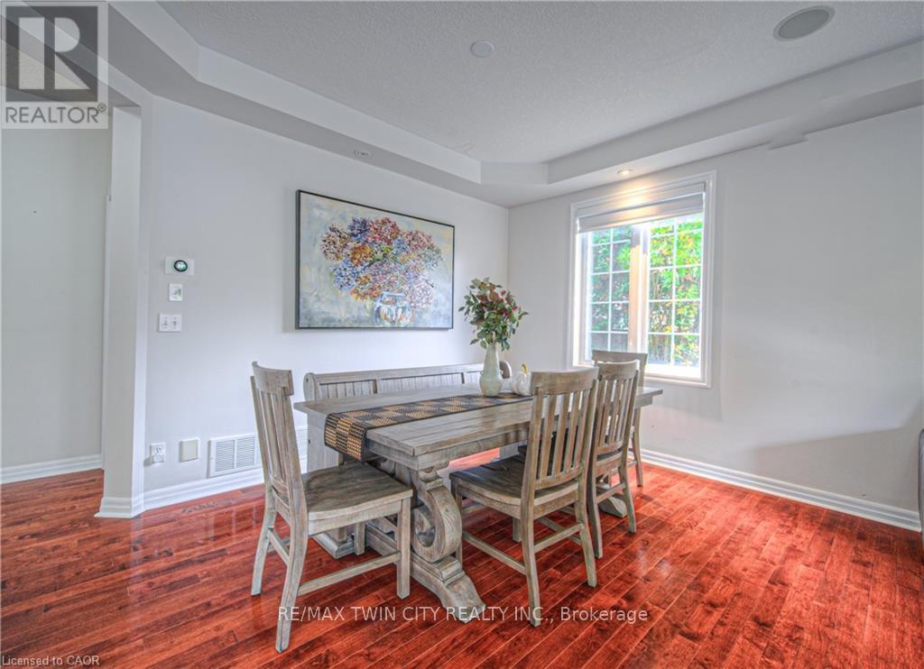 47 Dellgrove Circle, Cambridge, Ontario  N1T 2J9 - Photo 4 - X12680080