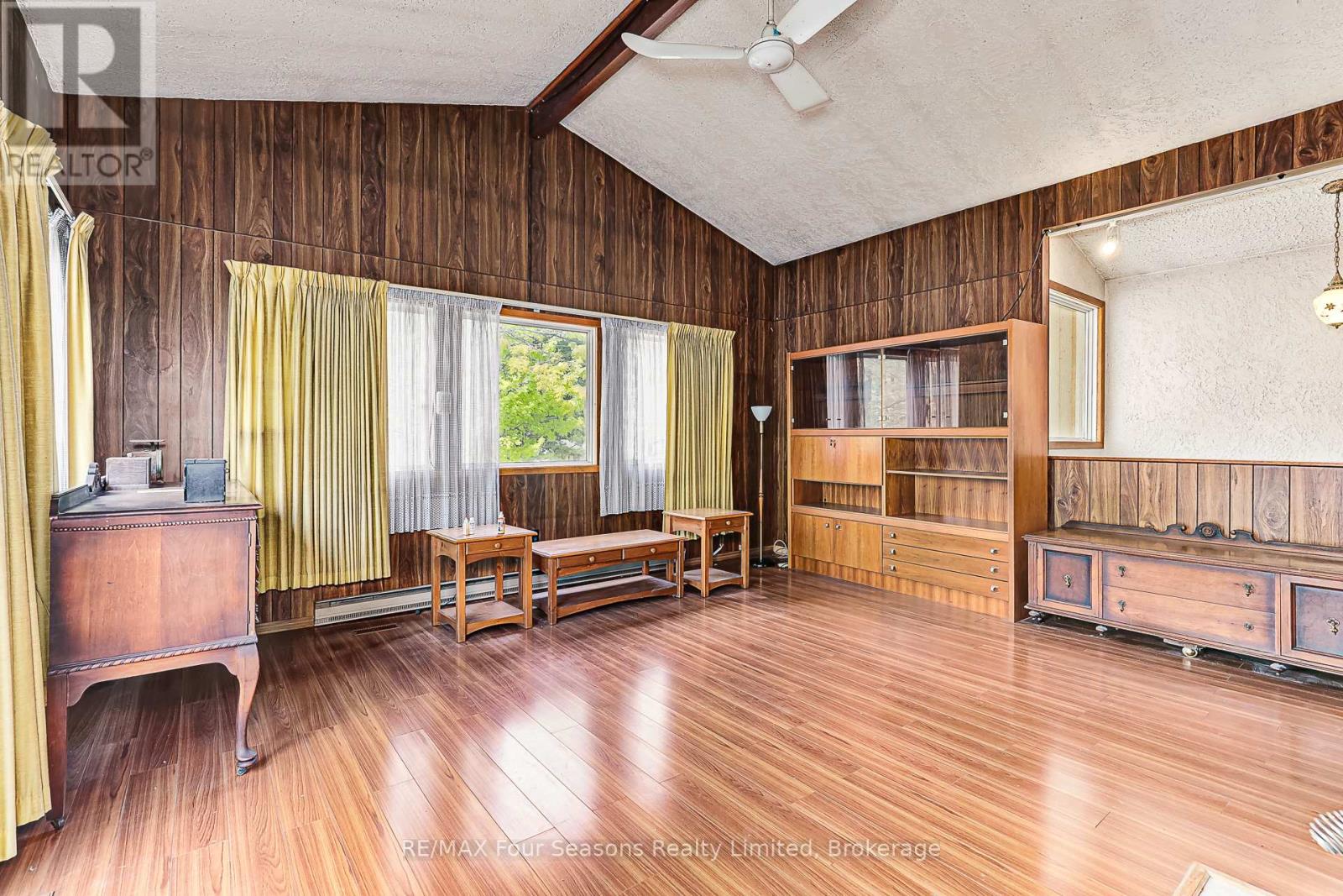 828 Oxbow Park Drive, Wasaga Beach, Ontario  L9Z 2V1 - Photo 6 - S12680368