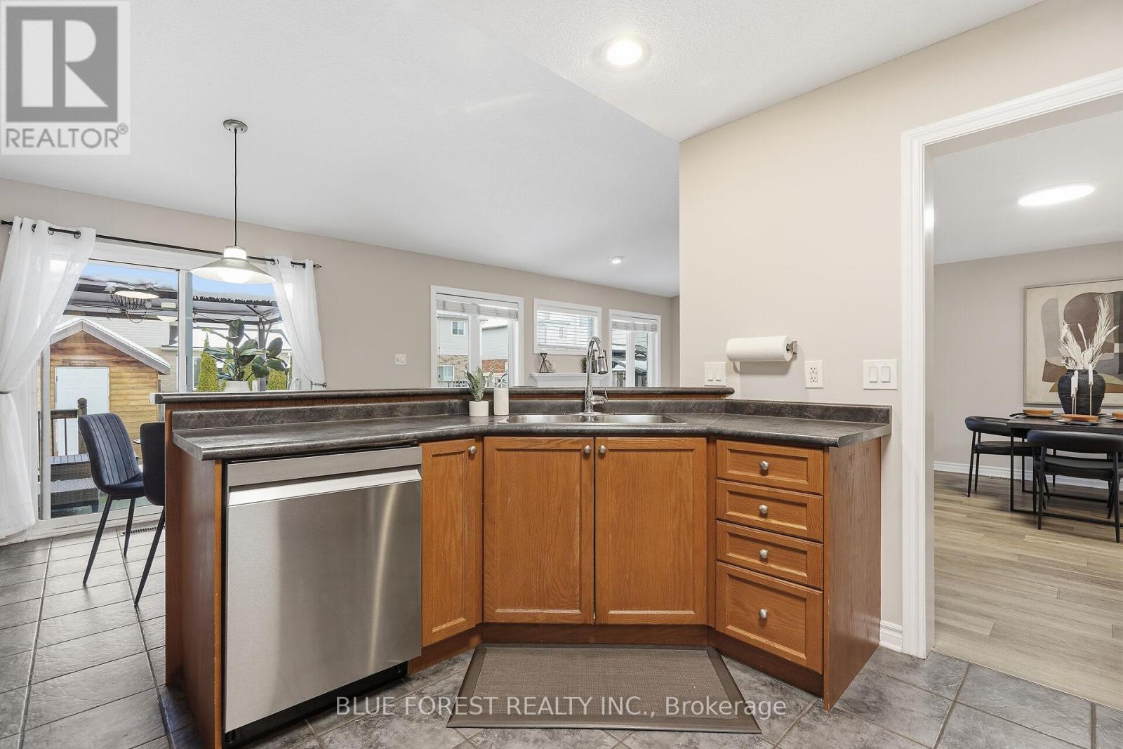 2408 Asima Drive, London South, Ontario  N6M 0B3 - Photo 12 - X12680264