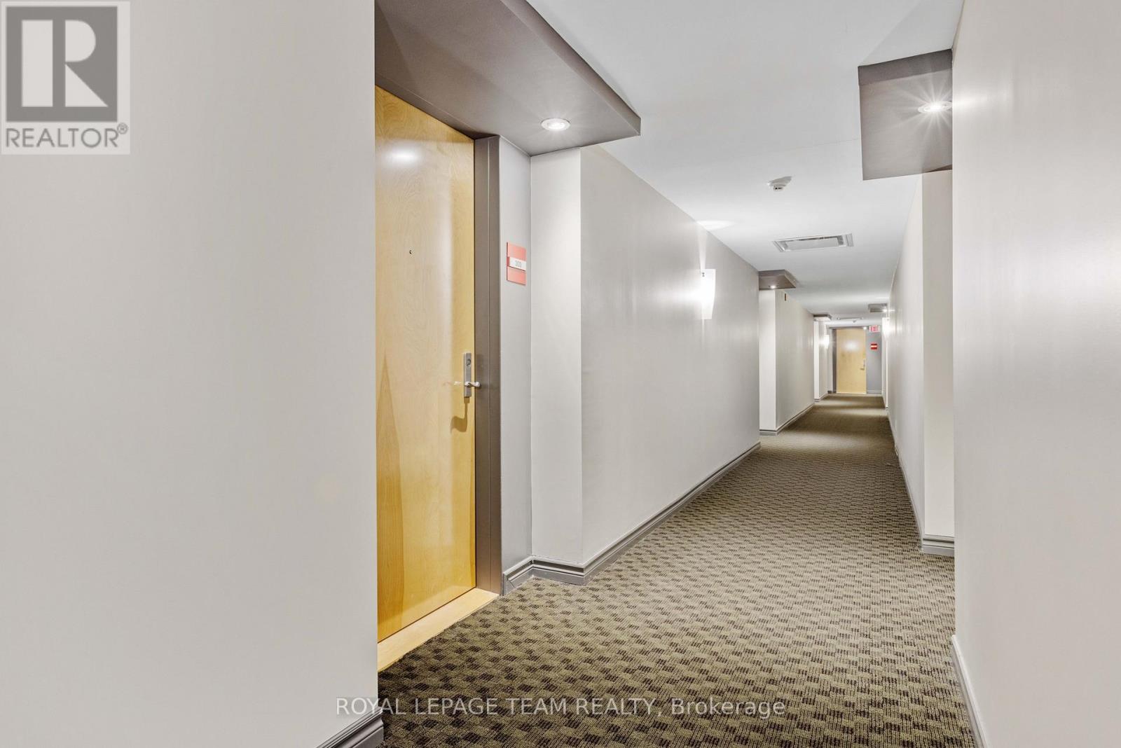 303 - 200 Lett Street, Ottawa, Ontario  K1R 0A7 - Photo 5 - X12680170