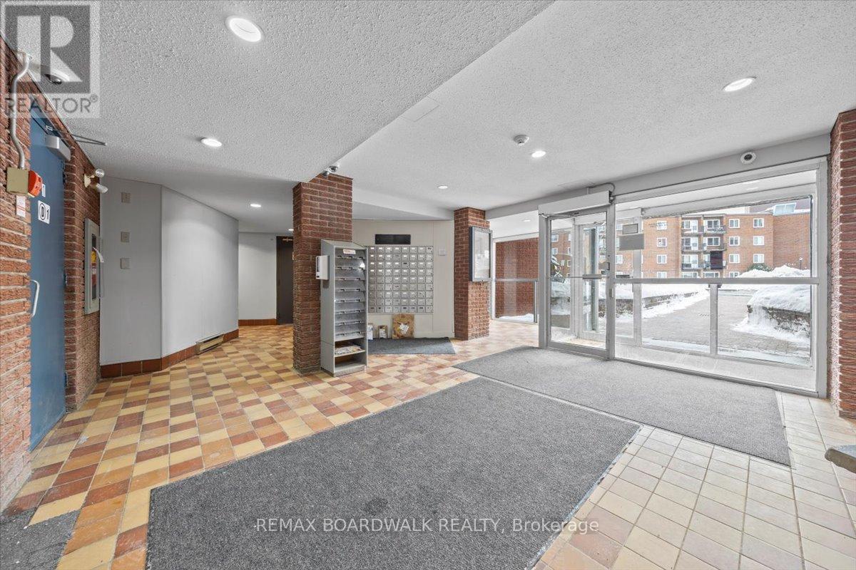 108a - 2044 Arrowsmith Drive, Ottawa, Ontario  K1J 7V8 - Photo 4 - X12680284