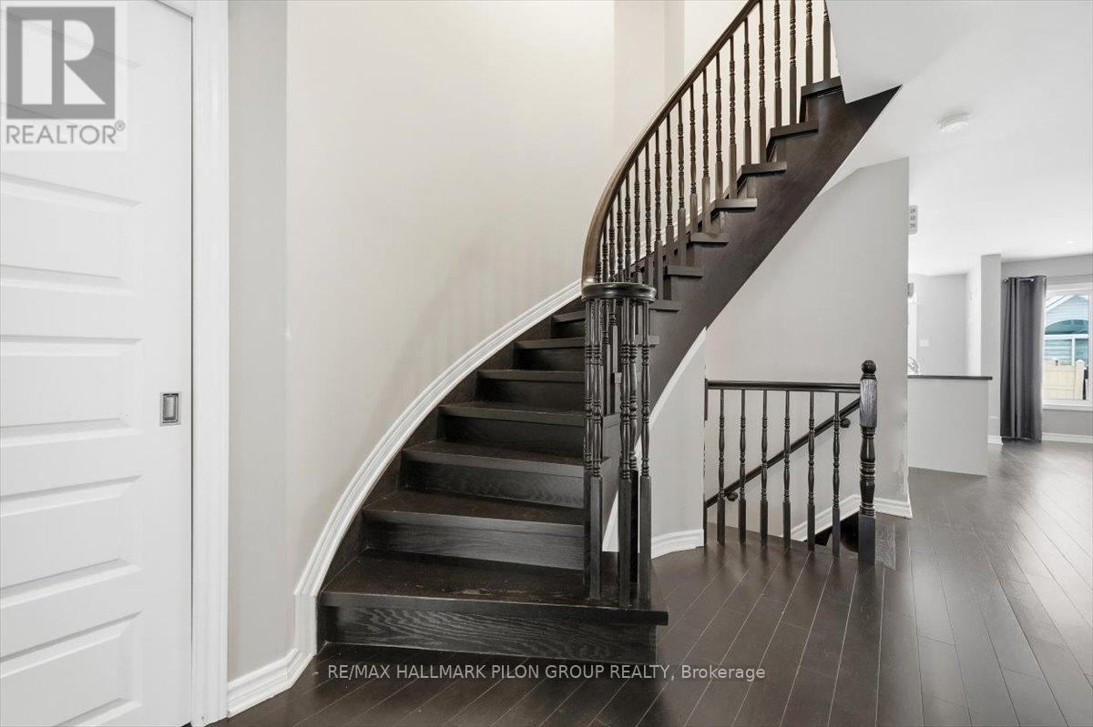 748 Morningstar Way, Ottawa, Ontario  K1W 0G6 - Photo 12 - X12680294