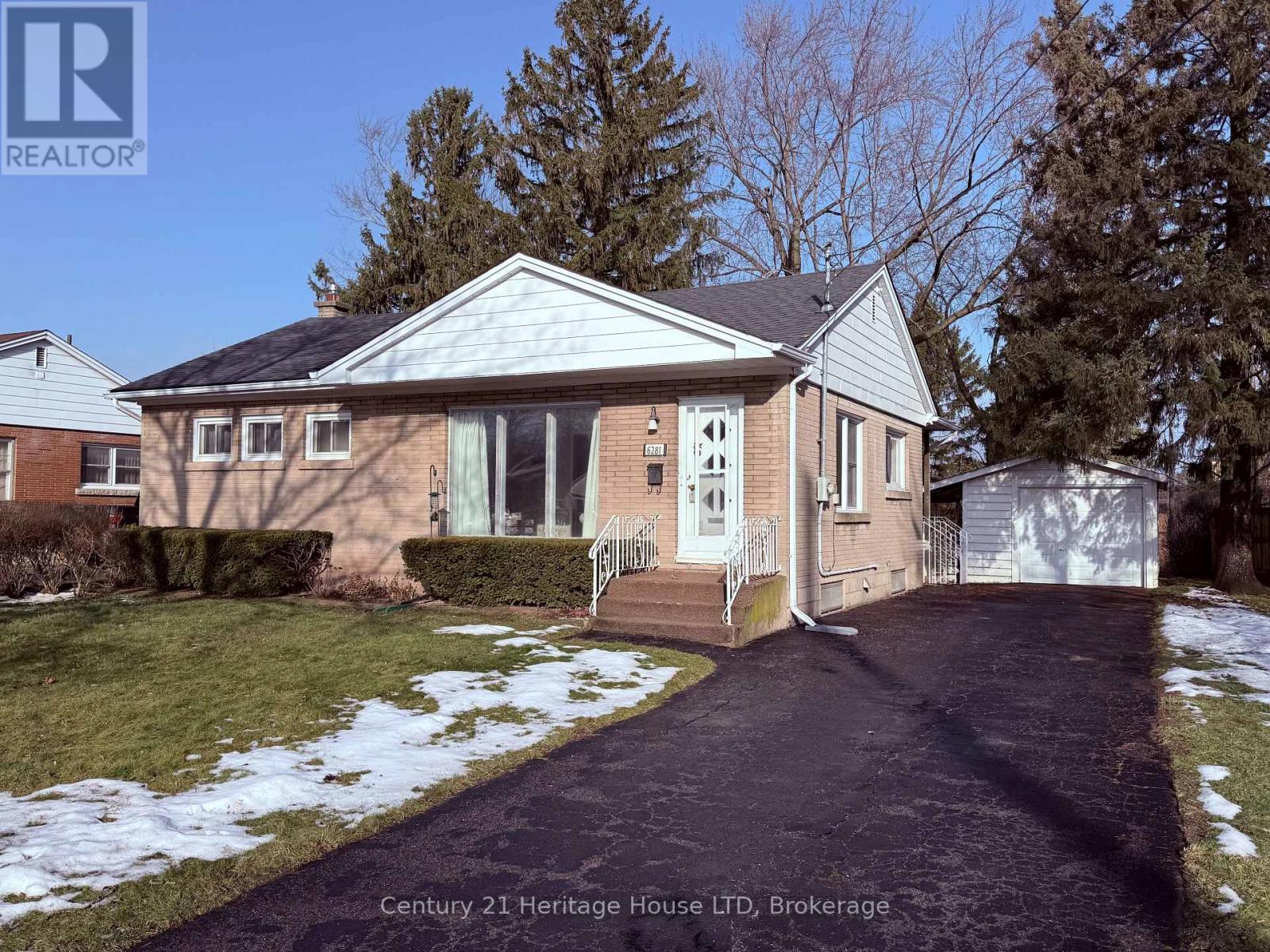 6281 Burdette Drive, Niagara Falls, Ontario  L2E 5H1 - Photo 1 - X12680364
