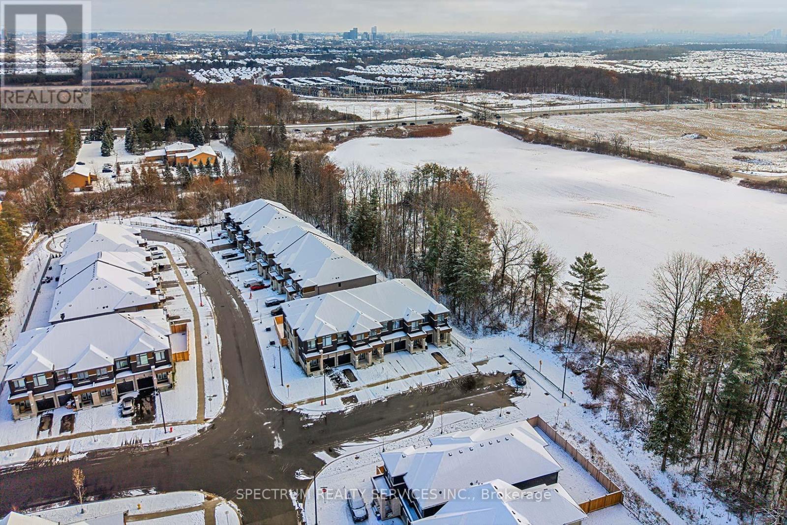 203 Grand Trunk Avenue, Vaughan, Ontario  L6A 5E5 - Photo 3 - N12596658